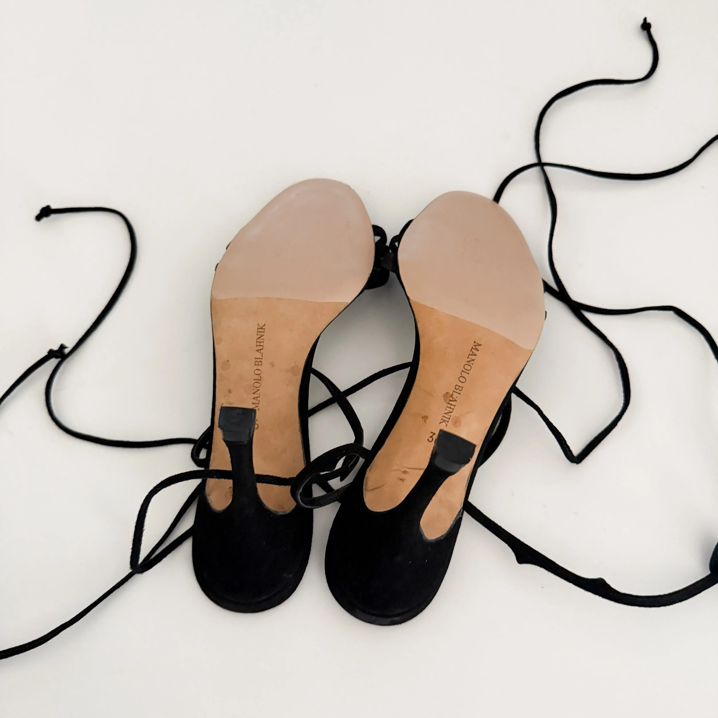 MANOLO BLAHNIK ブラックミュール　36 最終値下げです】マノロブラニク サンダルミュール36.5 美品